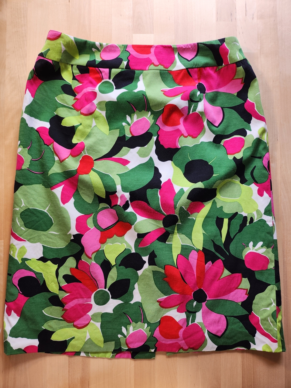 Talbots Size 4 *57% Silk* Green and Pink Floral Pencil Skirt